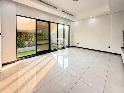 Single Row Park-Facing | With Maid | Vacant