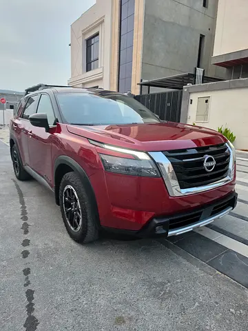 2023 Nissan Pathfinder SL - American Specs