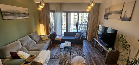 شقة بغرفتي نوم | إطلالة على المسبح والفناء | مفروشة | الوصول إلى الشرفة