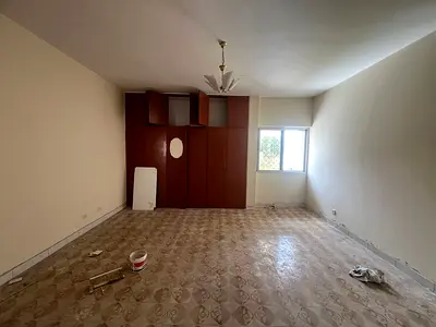 فيلا بمنطقه شرقان 3 غرف / 3حمام / علي طابقين / ومجلس كبير / خزاءن  حاءط / وحديقه  اماميه  داخليه