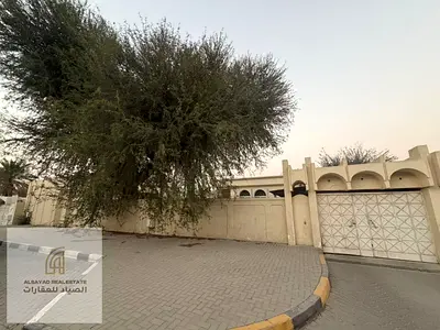 للبيع فيلا ع زاويه مميزه في الطلاع المغيدر 6 غرف نوم مع مجلس وصاله مع ملحقين
