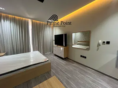 Stylish Studio for Sale | Upgraded & Freehold