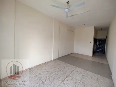 استوديو للايجار السنوي بالروضه 3  مع بلكون