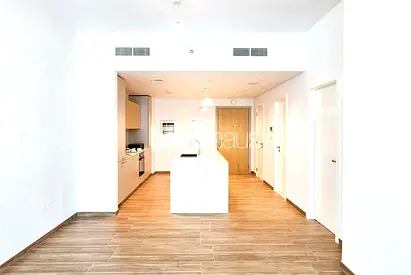 Bright Views | Vacant on Transfer | Corner Unit