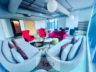 عرض مذهل مكتب خاص بمساحة كبيرة شامل الفواتير