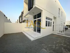 CORNER 3BR+MAID TOWNHOUSE WITH L SHAPE GARDEN