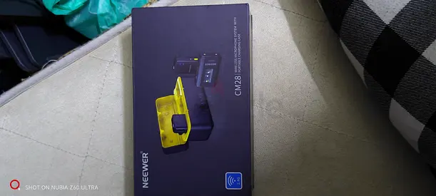 Neewer mic  original box