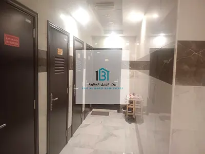 بناية للبيع في الشارقة – شارع الخان الرئيسي | دخل استثماري قوي