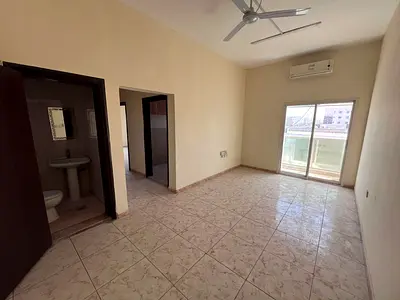 شيرنج شباب او موظفين  – فرصة سكن مميزة _ للايجار السنوي عجمان !