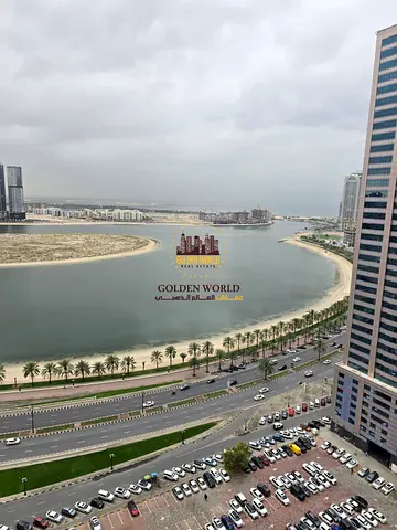 شقة غرفه وصالة مع بلكونة في الخان القصباء، تكييف مجاني، ماستر، 2 حمام، مطبخ واسع مع خزن إضافي، إطلالة بحرية، جيم، مسبح، ألعاب أطفال. الإيجار 51 ألف.