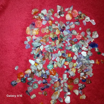 Assorted polished gemstones and crystals - mixed collectors lot