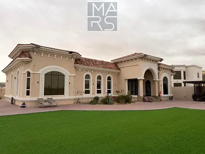 Modern villa | Spacious 4 bedroom | Luxurious amenities | Covered Parking