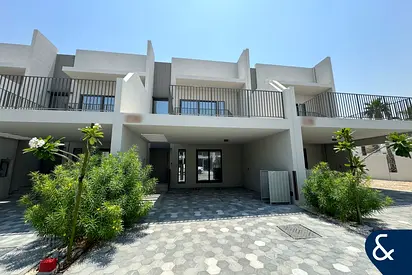 Modern Townhouse | 3 Beds + Maids | Rented