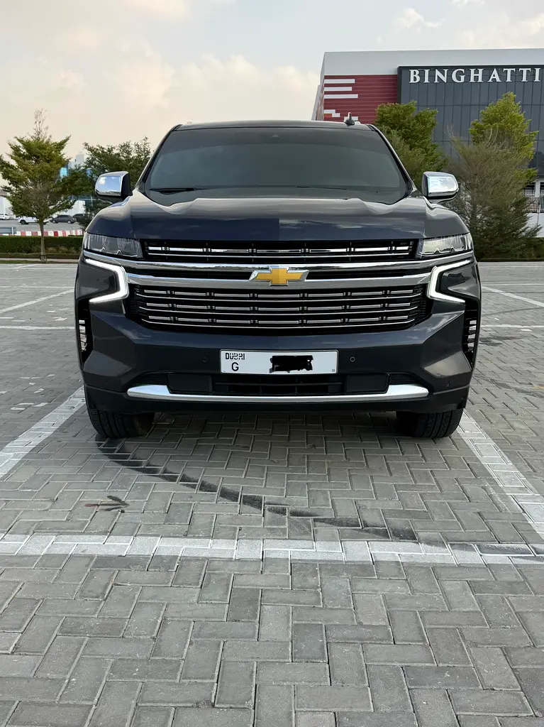 Chevrolet Suburban 2023 — photo 1 of 18