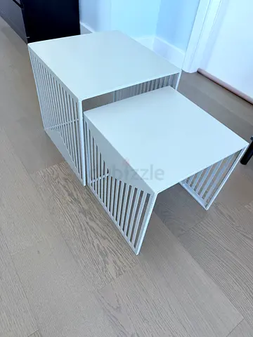 Set of two metal coffee tables