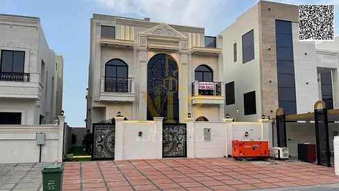 A villa with personal finishes, all-inclusive, registration and ownership fees included, located on a main street, close to all services, freehold own