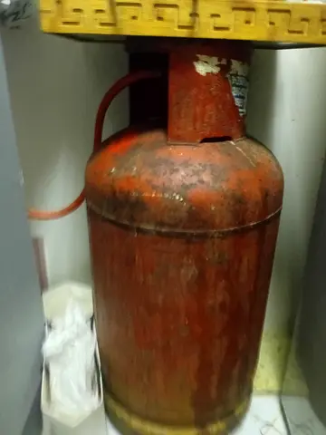 Gas cylinder