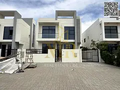 A villa with personal finishes, including electricity, water and air conditioning, located on a main