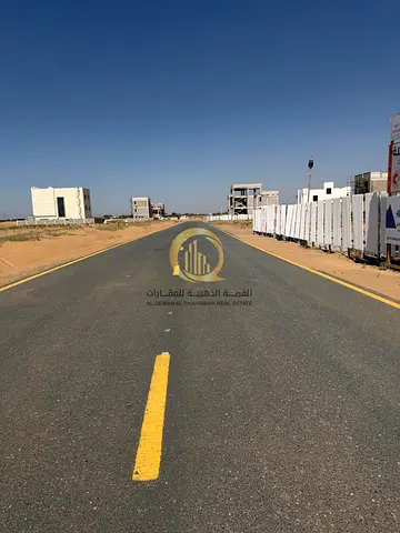 للبيع ارض تجاريه في بساتين الزبير مساحه 5813 قدم موقع مميز اول صف من التجاري على شارع رئيسي تصريح ارضي +2 تملك حر للعرب