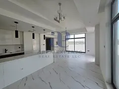 End Corner | Single Row | Private Garden | MBR City