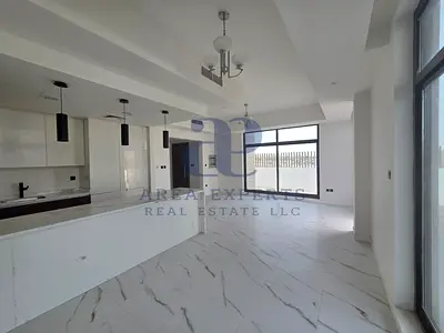 End Corner | Single Row | Private Garden | MBR City