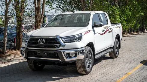 Hilux Pickup SR5 2.7L 2026 GCC Specs Brand New For Export