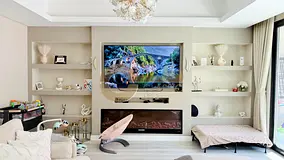 Upgraded 4 BR Townhouse | Private Garden