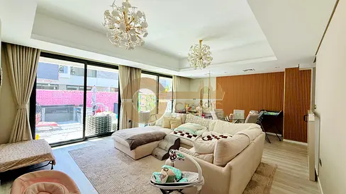 Upgraded 4 BR Townhouse | Private Garden
