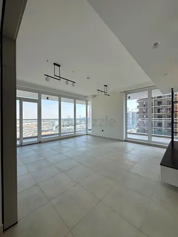 Large 1-bed in Majan