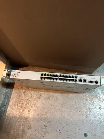 HP 28 Port POE Network Switch