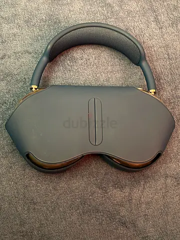 Apple AirPods Max over-ear headphones with smart case - Good condition