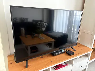 Hisense 50” LED Backlight TV (Model: 50B7101UW).