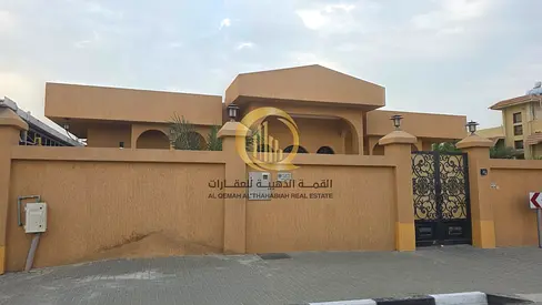 *للبيع فيـلا طابق واحد في منطقة الفـلج ضاحية الرقة بإمارة الشارقة*  مسـاحـة 8000 قدم طـابق واحــد  تكــيف اسبيـلت شـارع قـار