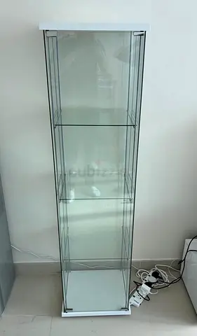 IKEAS DETLOF GLASS CABINET