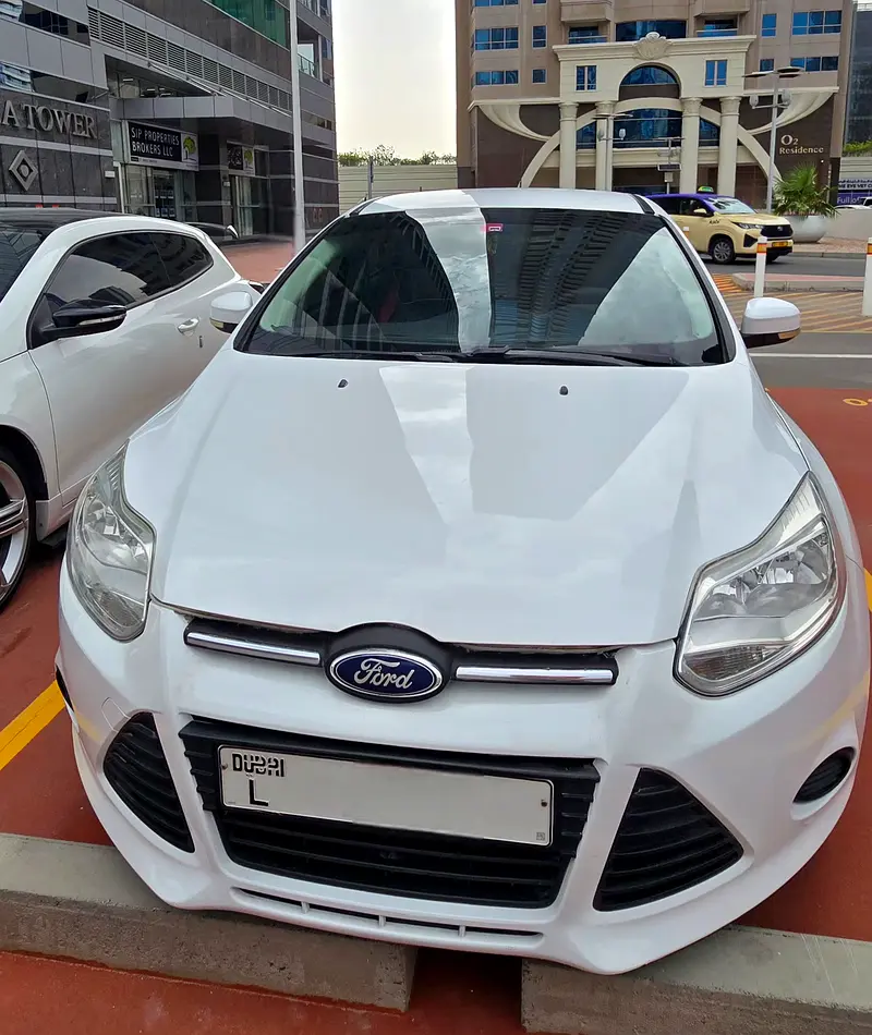 Ford Focus 2013 — photo 1 of 10