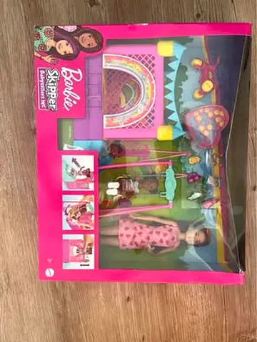 CLEARANCE BRAND NEW BARBIE SKIPPER BABYSITTER PLAYSET
