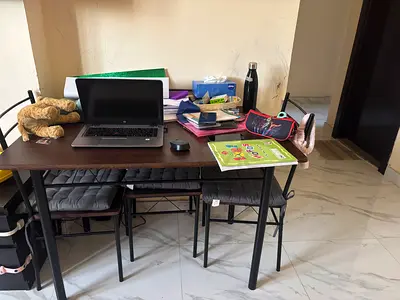 Dining Table with 4 Chair