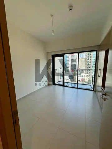 Spacious 1BR | Multiple Cheques | Prime Location