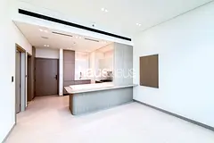 12 Cheques | Private Pool | Unfurnished