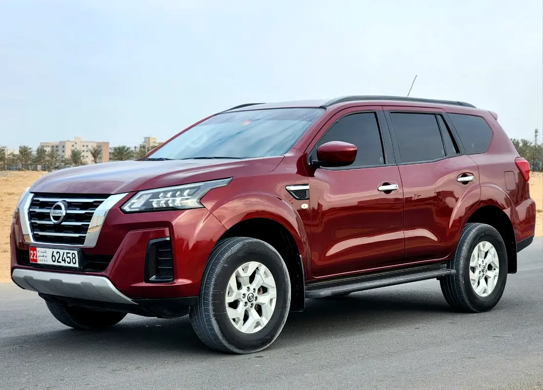 Nissan Xterra 2022 — photo 1 of 8