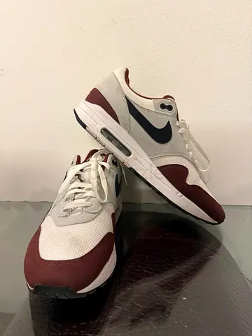 Nike Air Max 1 in white  maroon — lightly used