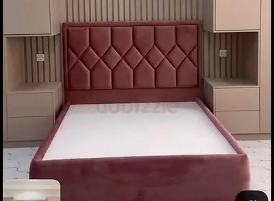 New Pink Velvet Upholstered Bed Frame with Diamond-Tufted Headboard