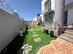 Villa for sale in Al Nakheelat area, Sharjah Emirate Land area: 10,000 square feet