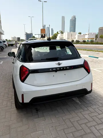 صورة 9 لـ 2025 MINI COOPER