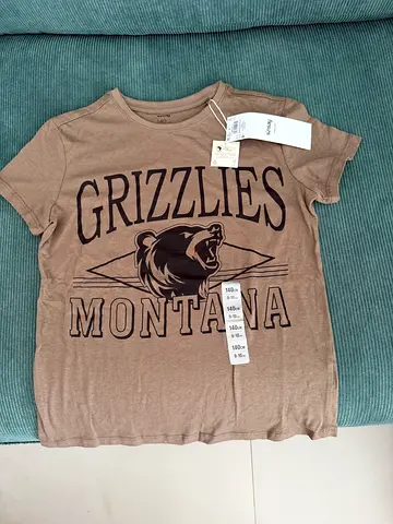 My beige Grizzlies Montana graphic T-shirt — new with tags