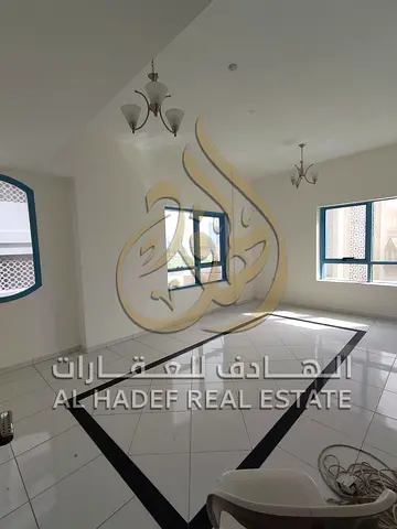 للإيجار السنوي في الشارقة – منطقة الخان  شقة مميزة بموقع حيوي في منطقة الخان، قريبة من البحر وجميع الخدمات، مناسبة للأفراد أو العائلات الصغيرة الباحثي