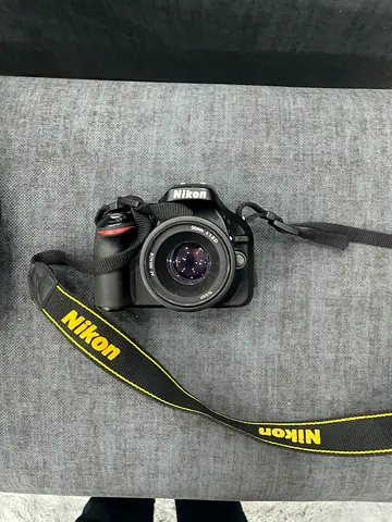 Nikon DSLR + Kit Lens  Strap — Used, Working
