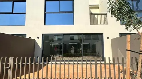 Luxury Modern 2BR+ Maid Townhouse |Close To Pool