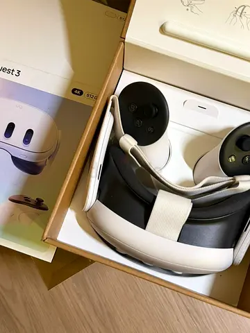 My Meta Quest 3 VR headset 512gb with controllers — good condition