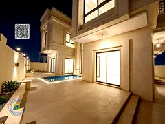 Corner villa with 6 bedrooms, pool, and roof, including registration fees. Freehold. Bank financing